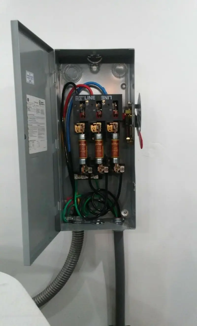 Three-phase disconnect switch installed for Smoke Detector Installation in Plumas Lake